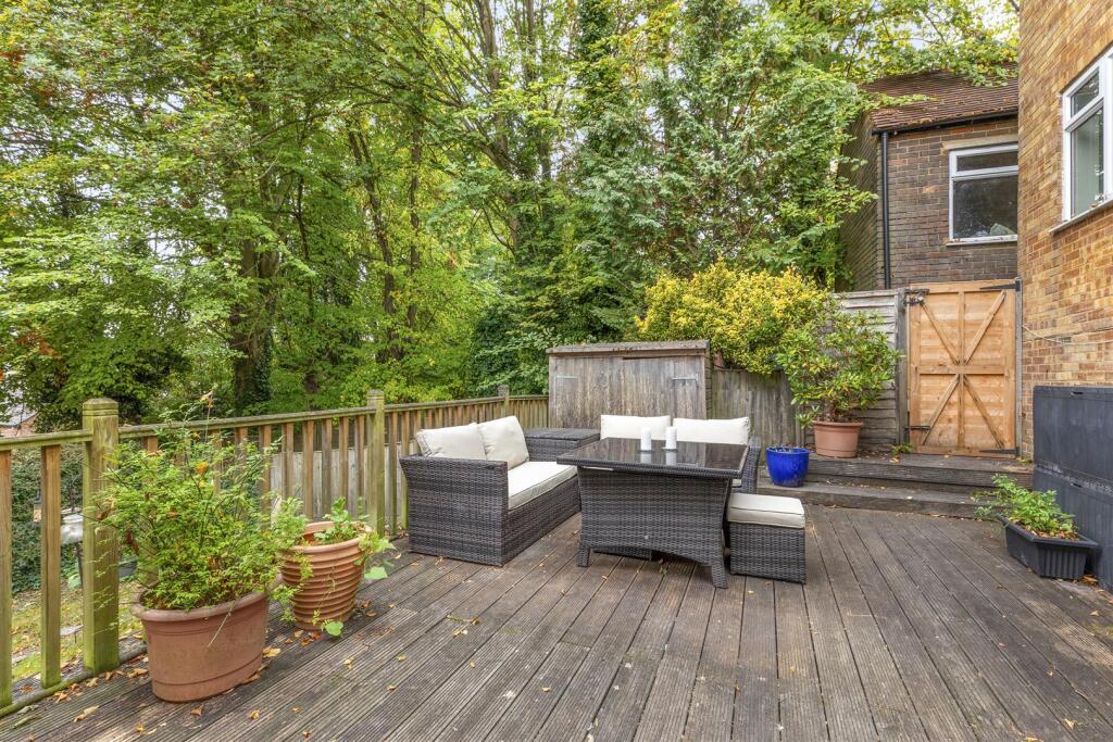 10 Rectory Avenue, HP13 6HW-9.jpg