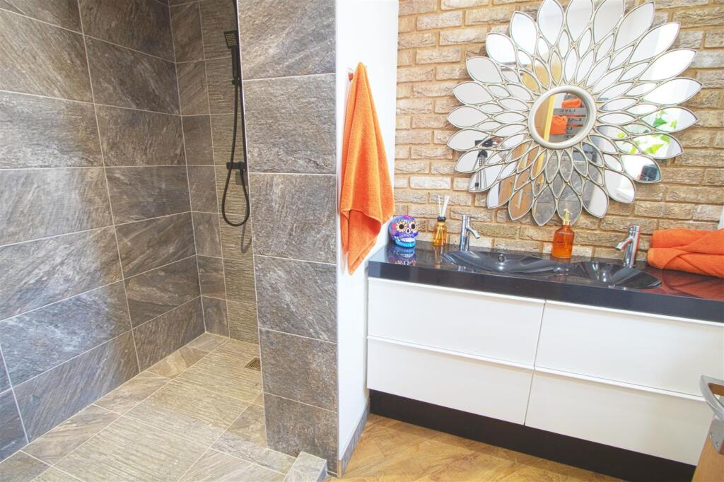 DOWNSTAIRS SHOWER ROOM