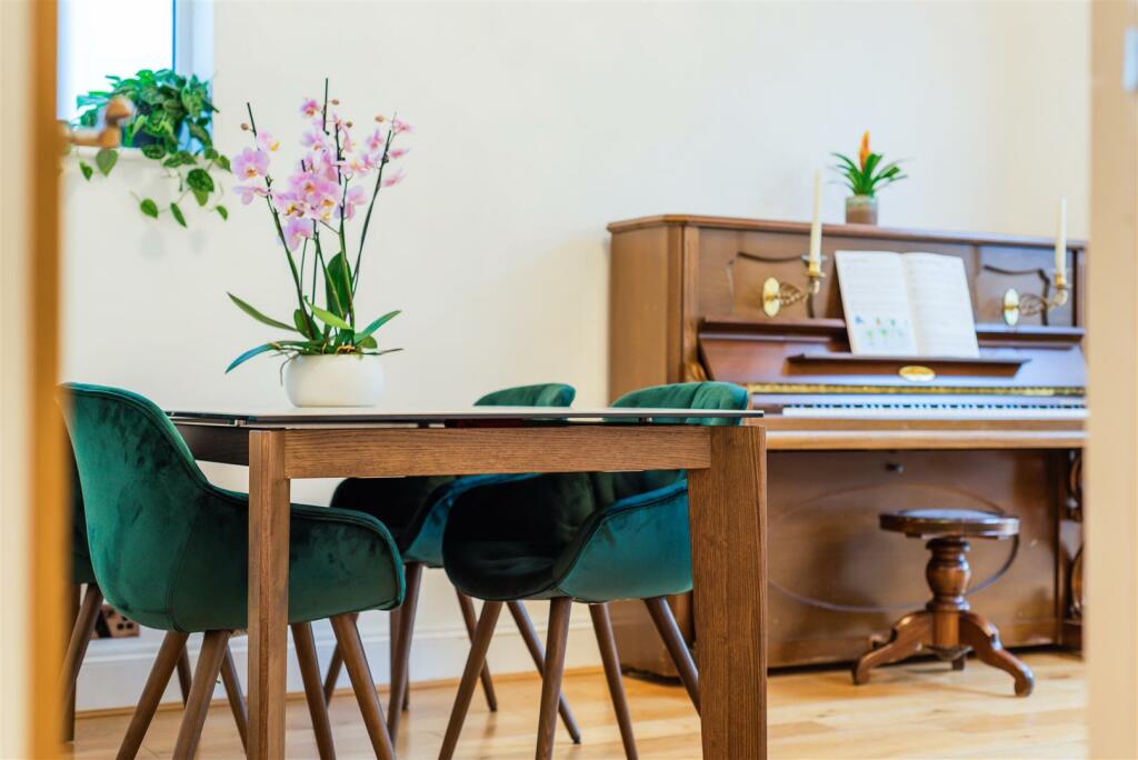 Open Plan Kitchen/Dining Room