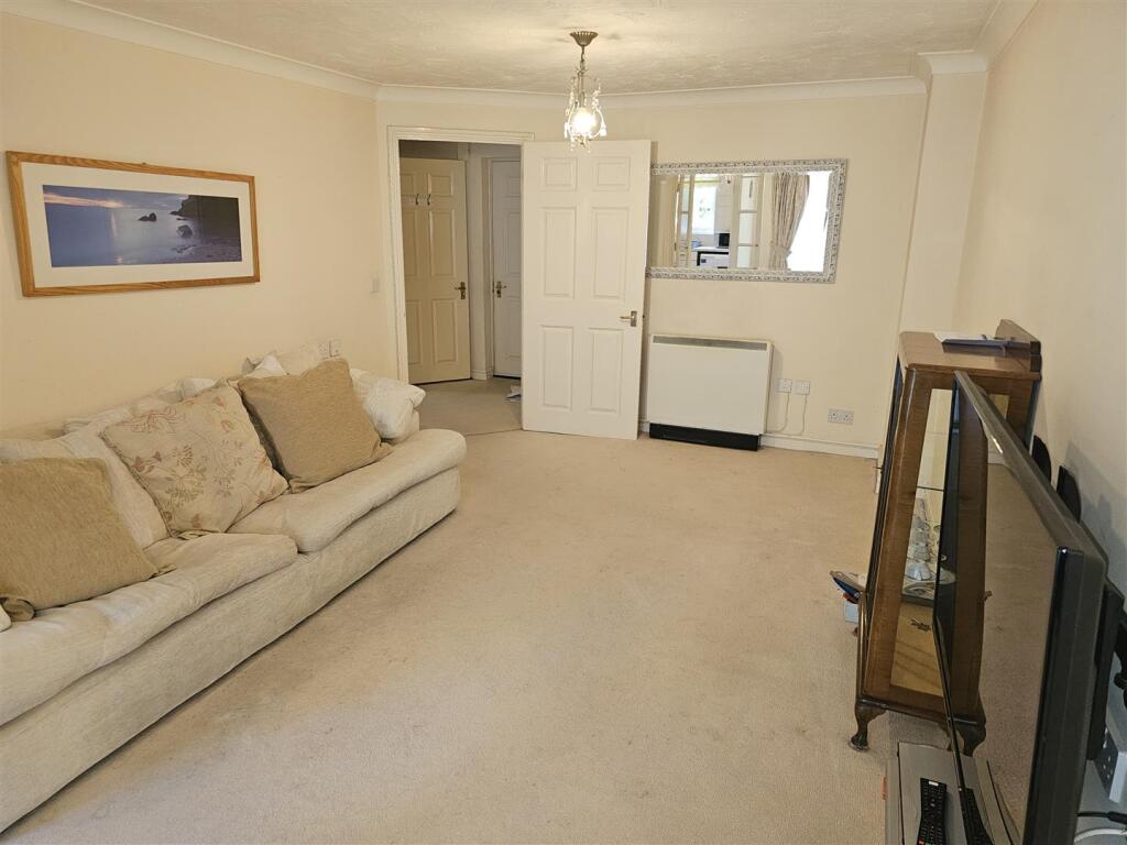 Living Room.jpg