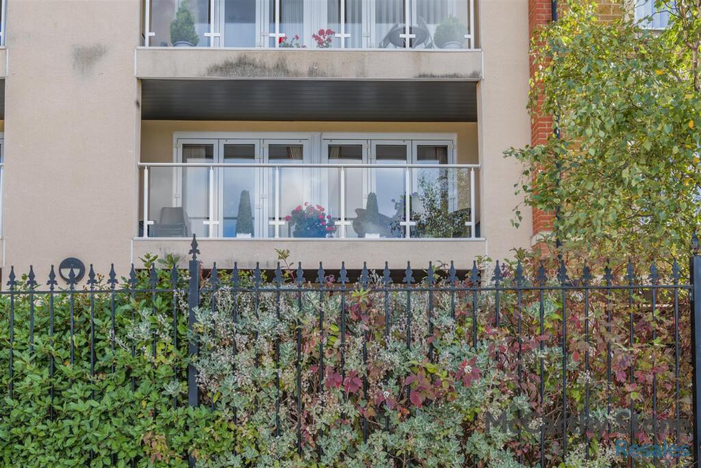 8665107-exterior07.jpg