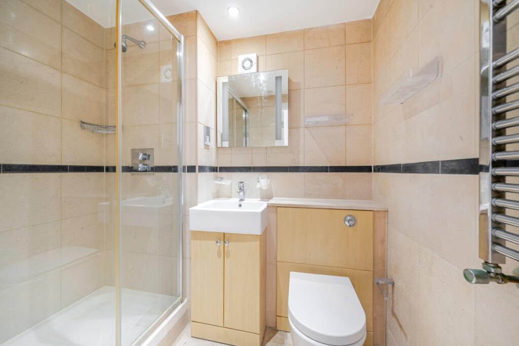 1318409-20-6880f0...