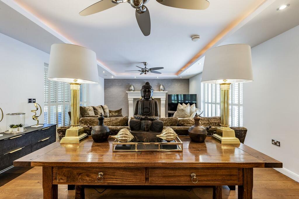 2nd Lounge