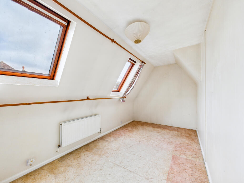 CAM01354G0-PR0580-STILL009