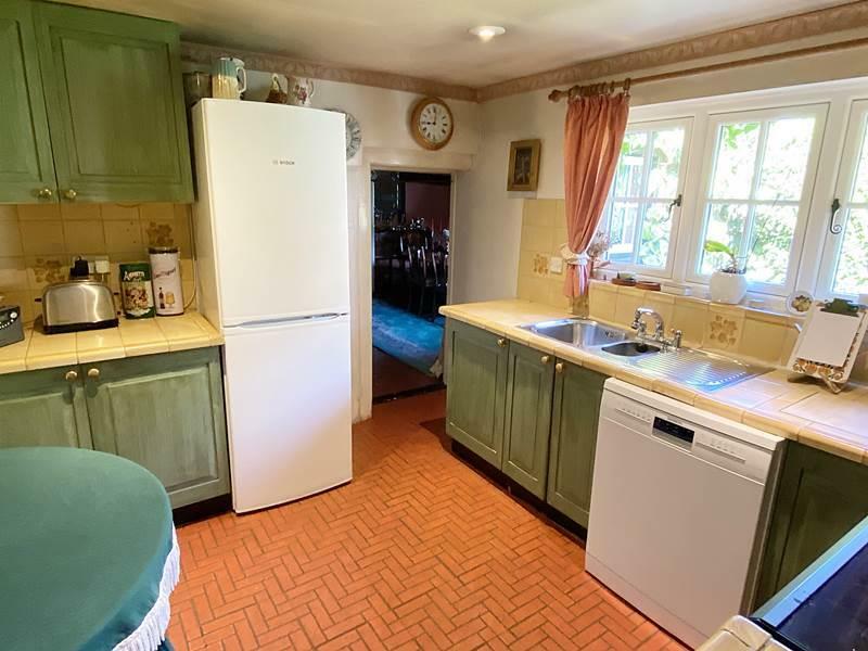 kitchen2.jpg