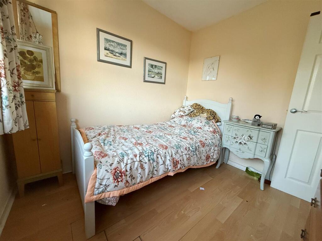 23 Mill Farm Close (13).jpeg