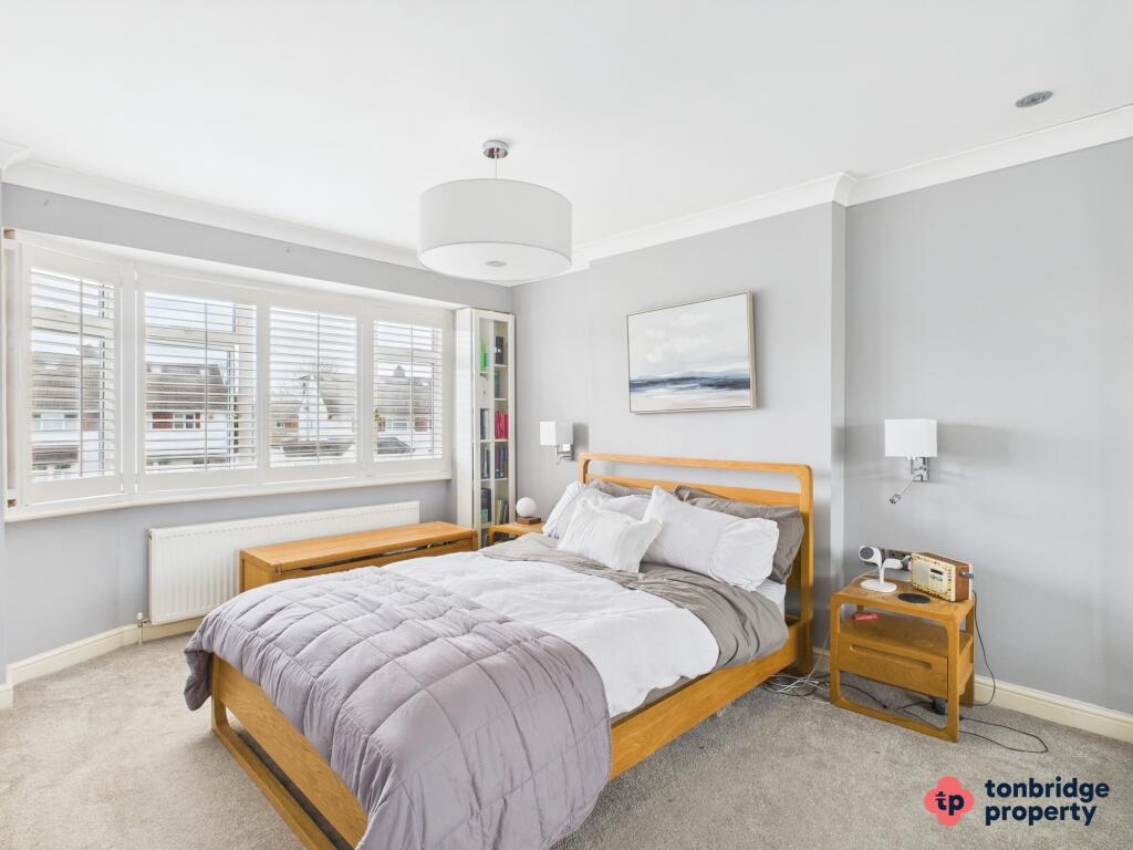 CAM03742G0-PR0020-STILL034