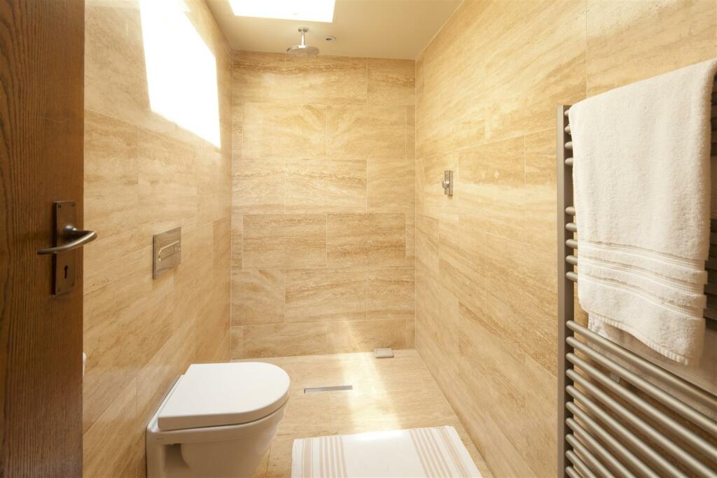Little Mariners, shower room.jpg
