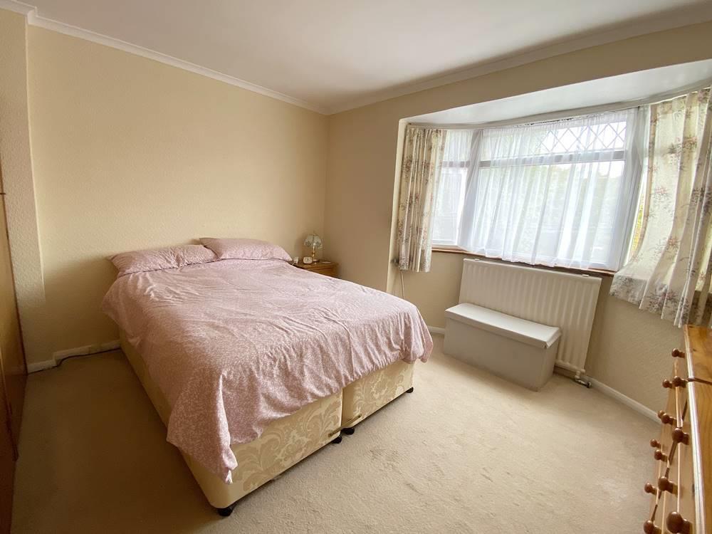 bed1.jpg