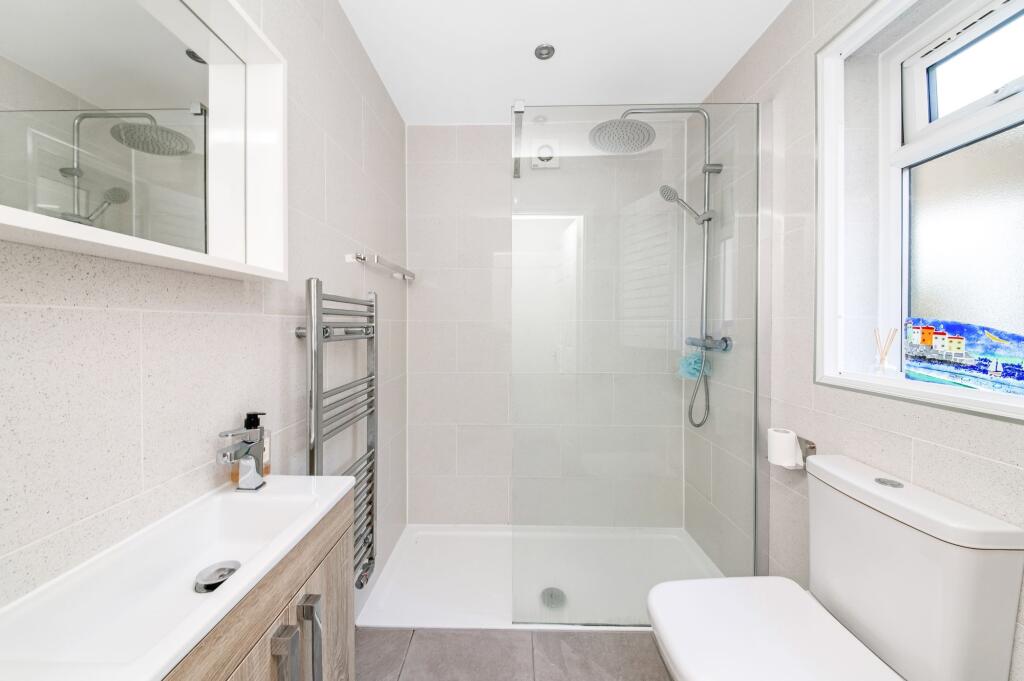 GROUND FLOOR SHOWER ROOM