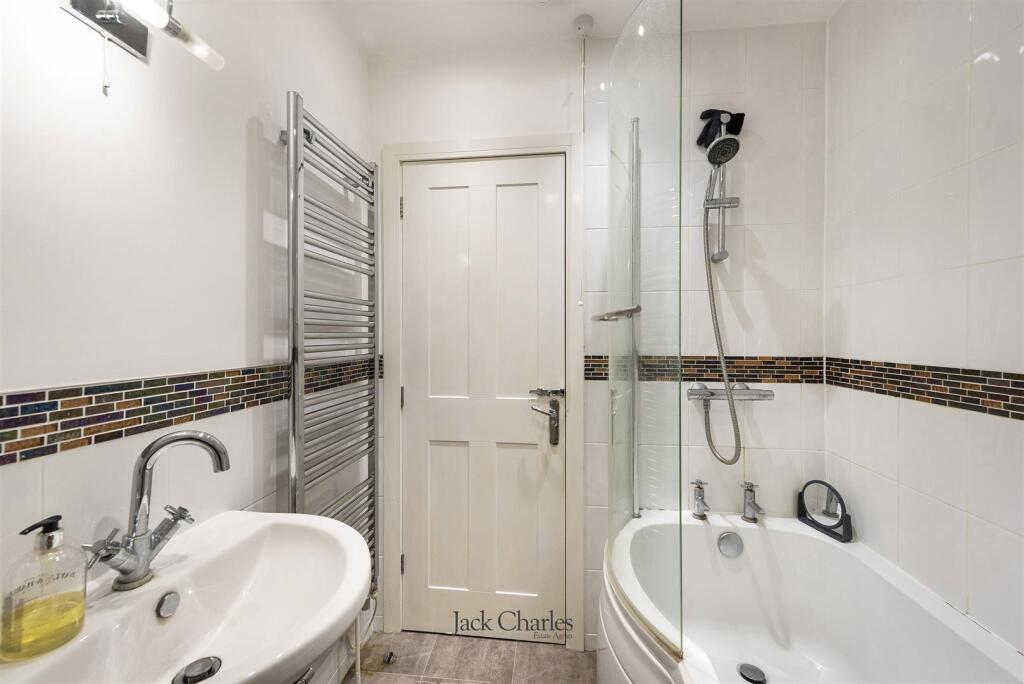 Flat 3, 3 Park Rd, Tn4 9JN 004.jpg