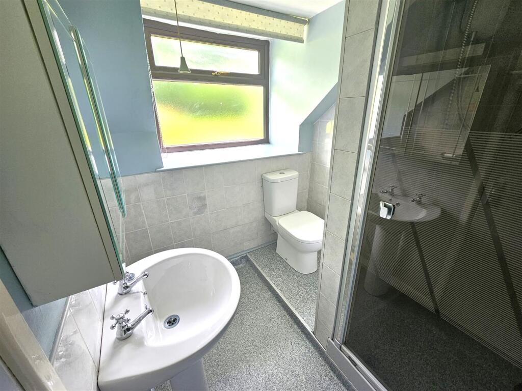 Shower Room.jpg