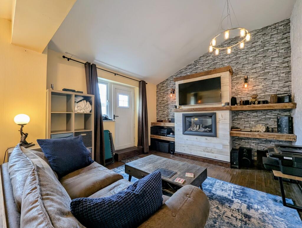 Lounge / Dining Room