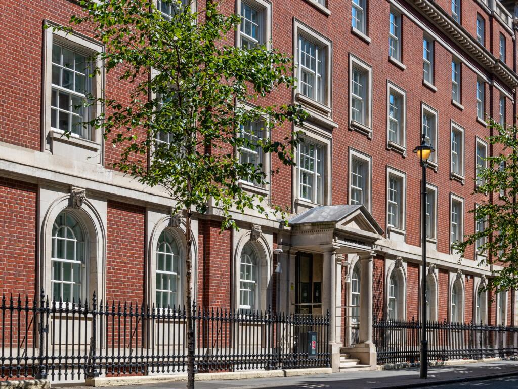 200807 - 19 Bolsover, Apt 2 - 50.jpg