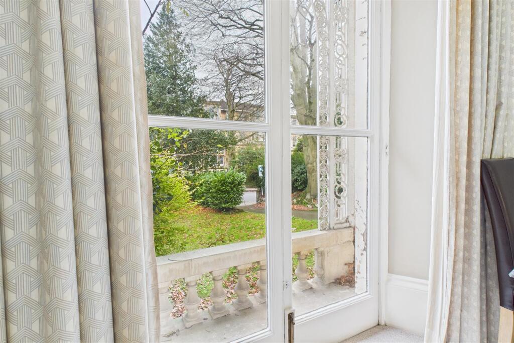 Flat 2, 21 Tyndalls Park Road, Clifton, Bristol BS