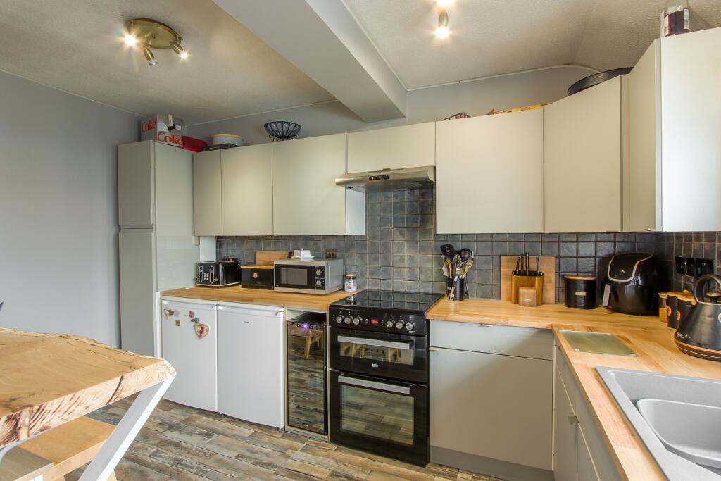 Kitchen b