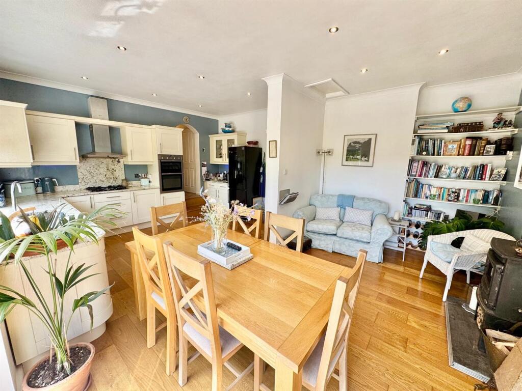 PHOTO-2025-05-11-19-47-19 (22).jpg