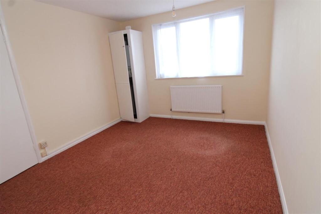 Bedroom 2.JPG