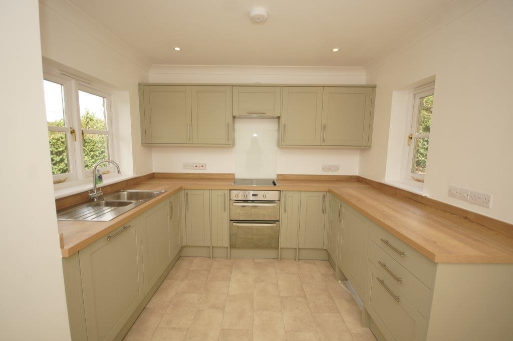 34 Colesbourne - Kitchen.jpg