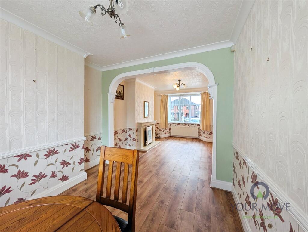 Lounge/Dining Room