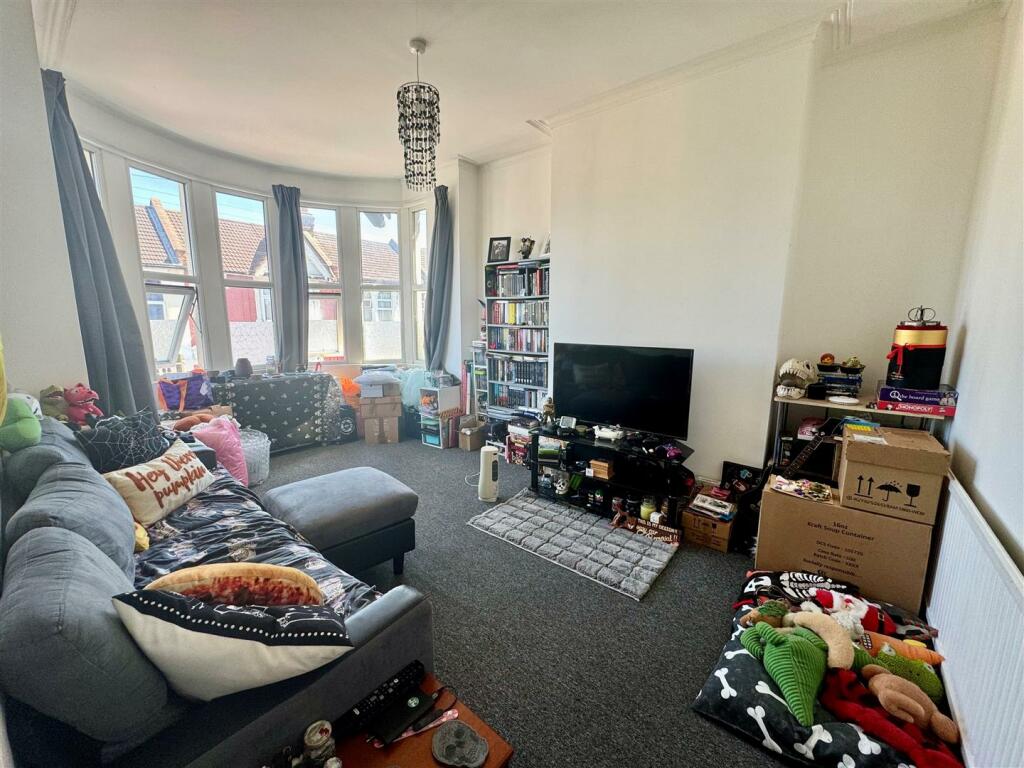 Living Room.jpg