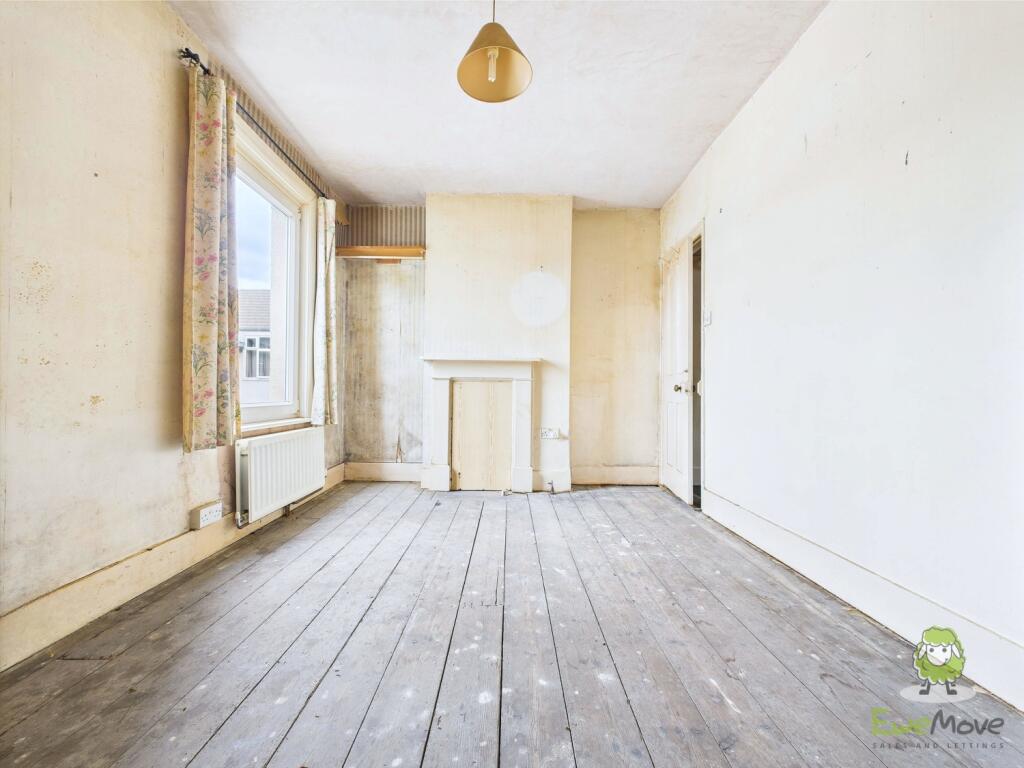 CAM01543G0-PR0130-STILL038