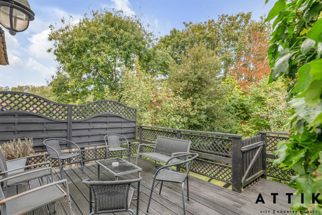 152 Chediston Street, Halesworth IP19 8BD (15).jpg