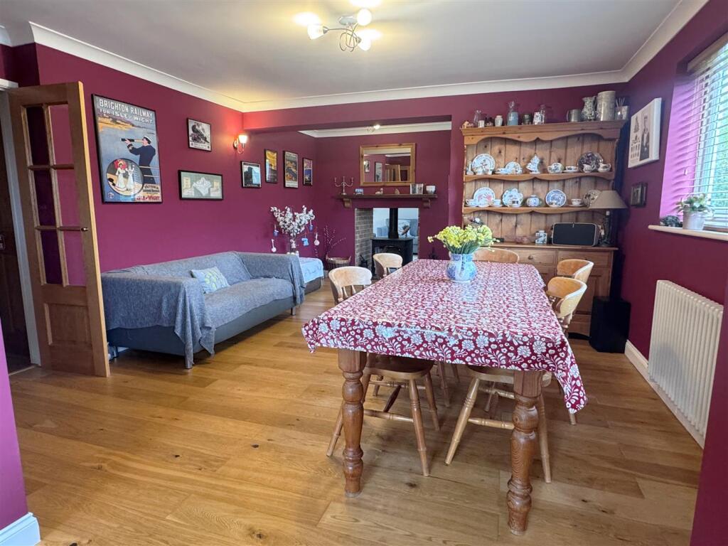 Dining Rm 1.JPG