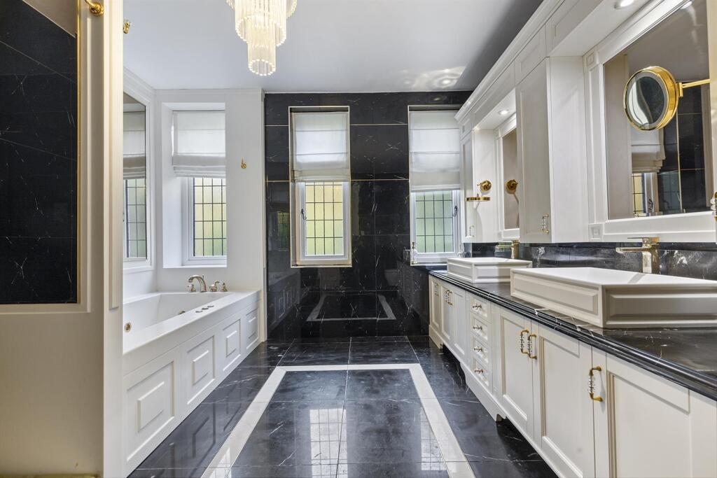 3 Encliffe Grove Ave, Sheffield 34_297.jpg