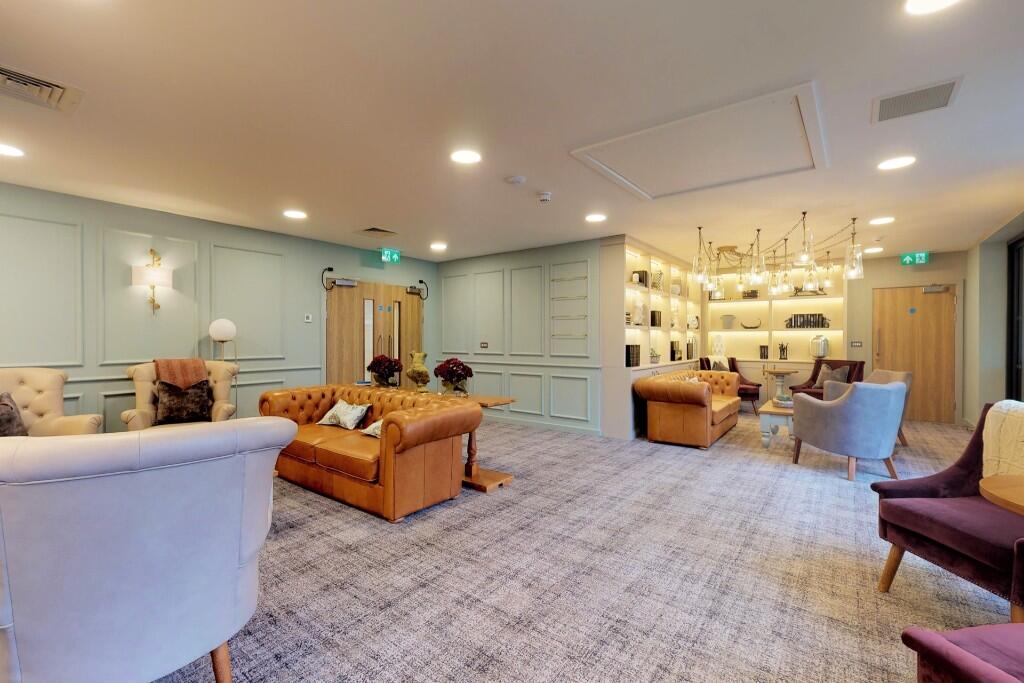 Homeowners Lounge 