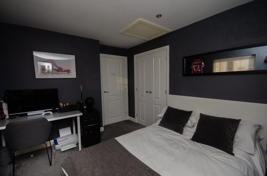 Bedroom two pic 2.jpg