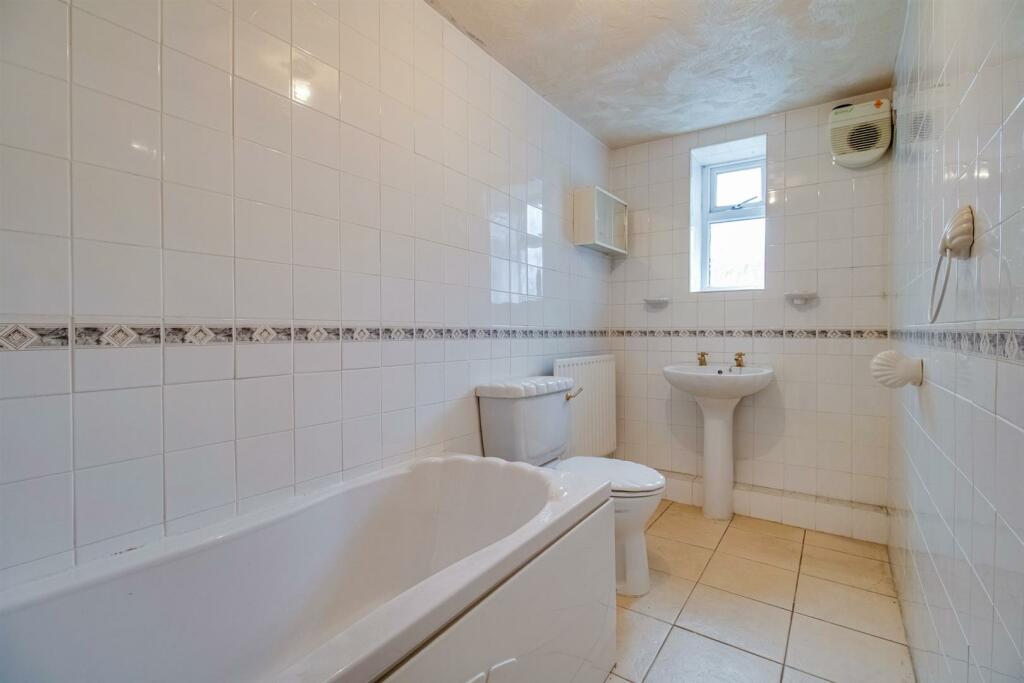 ANNEX BATHROOM