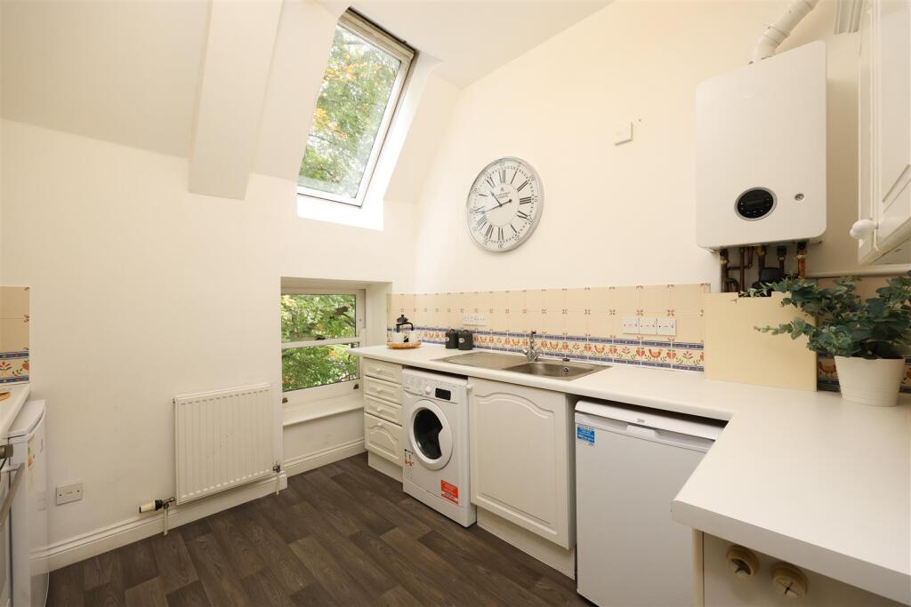 11 Pembroke Gate 17.JPG