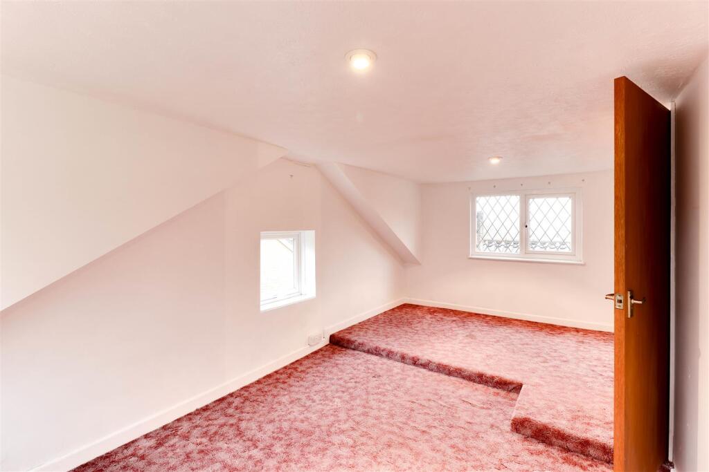 50. Bed 4.1.jpg