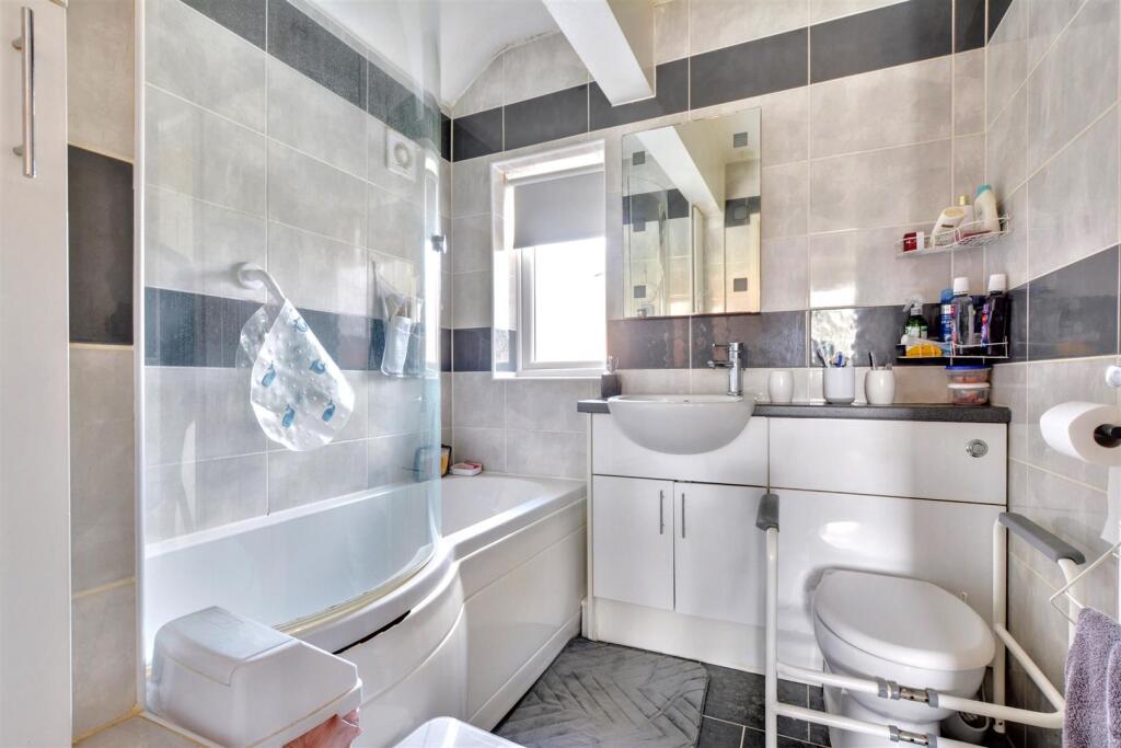 Bathroom.jpeg