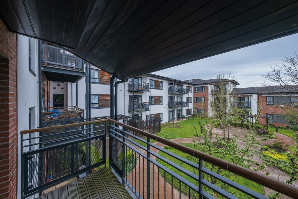 53 Hazelmere-016.jpg