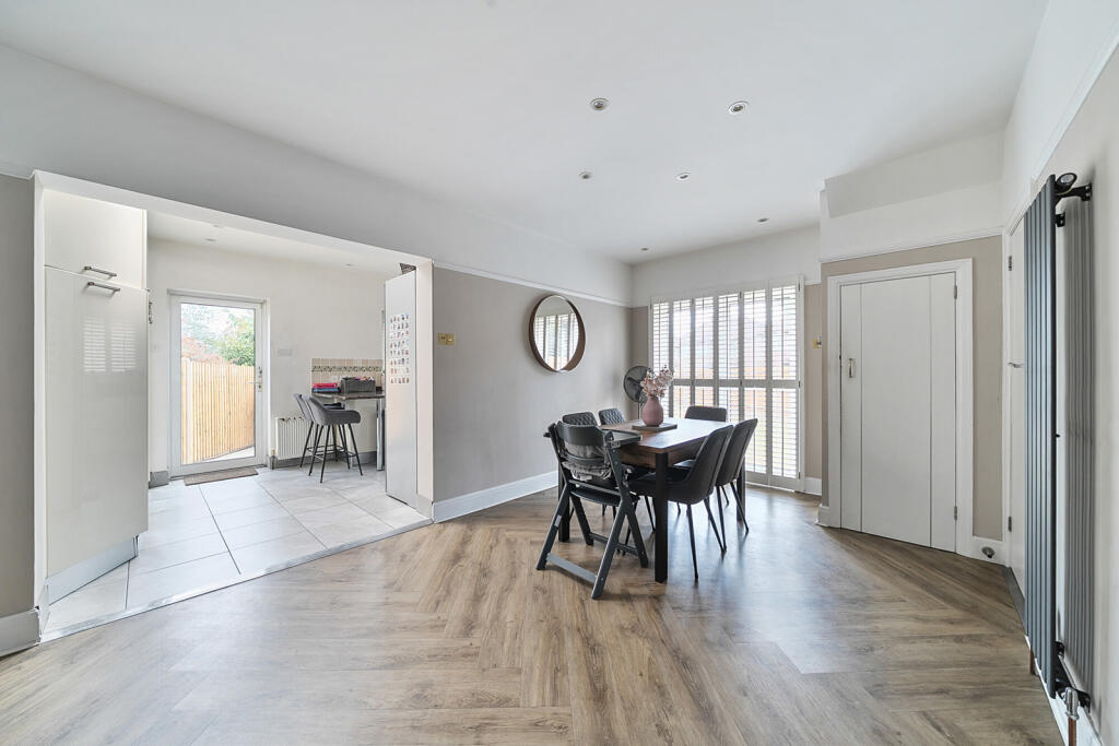 1325659-4-68779ce...