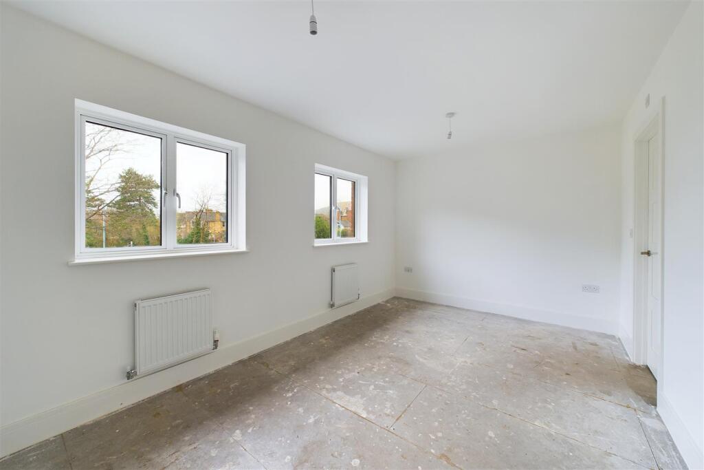 1 and 3, Mulberry Close Abergavenny, NP7 5ES | Fre