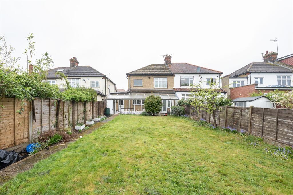 Wordsworth Avenue, E18