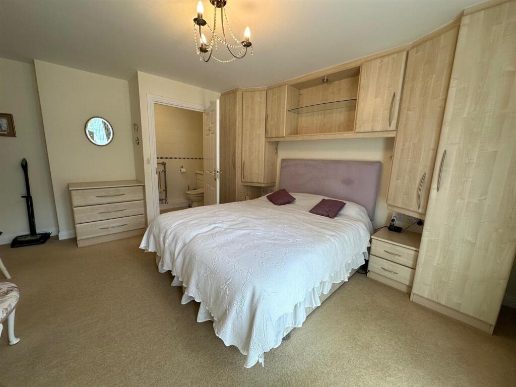Bed1 a.jpg