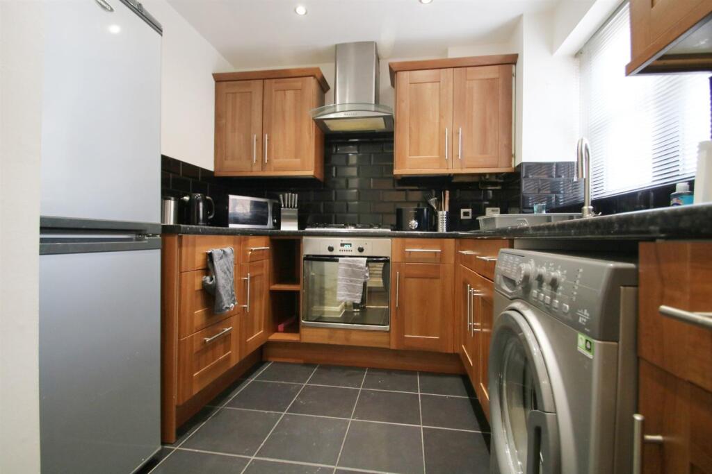 kitchen_bright.jpg