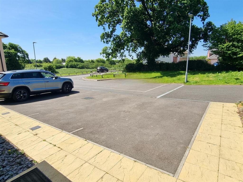 Parking.jpg