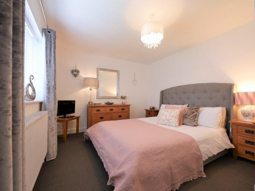 BEDROOM2 1