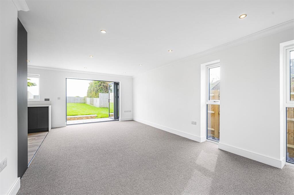 Open Plan Family Dining/Kitchen