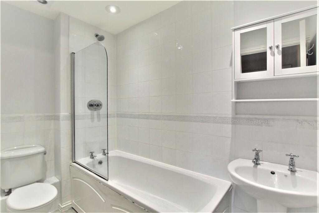 Bathroom - 5.jpg