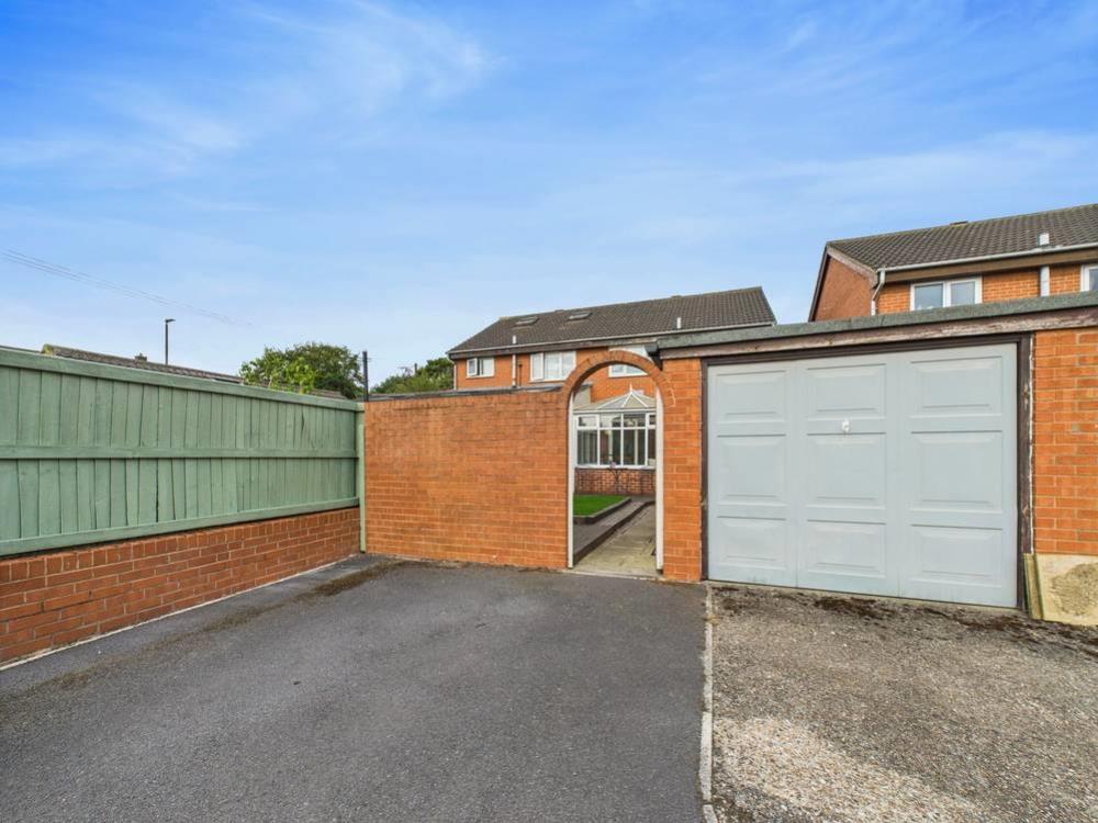 Lrg_CAM05488G0-PR0020-STILL025-thumbnail-h750-70.j