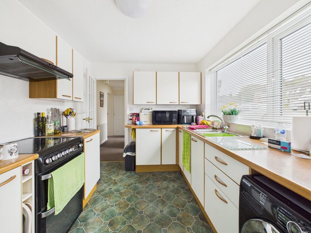 CAM03974G0-PR0208...