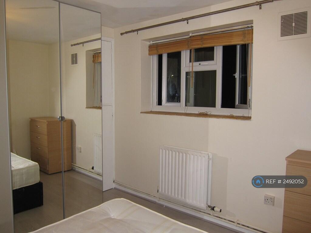Bedroom 2 - Pic 1