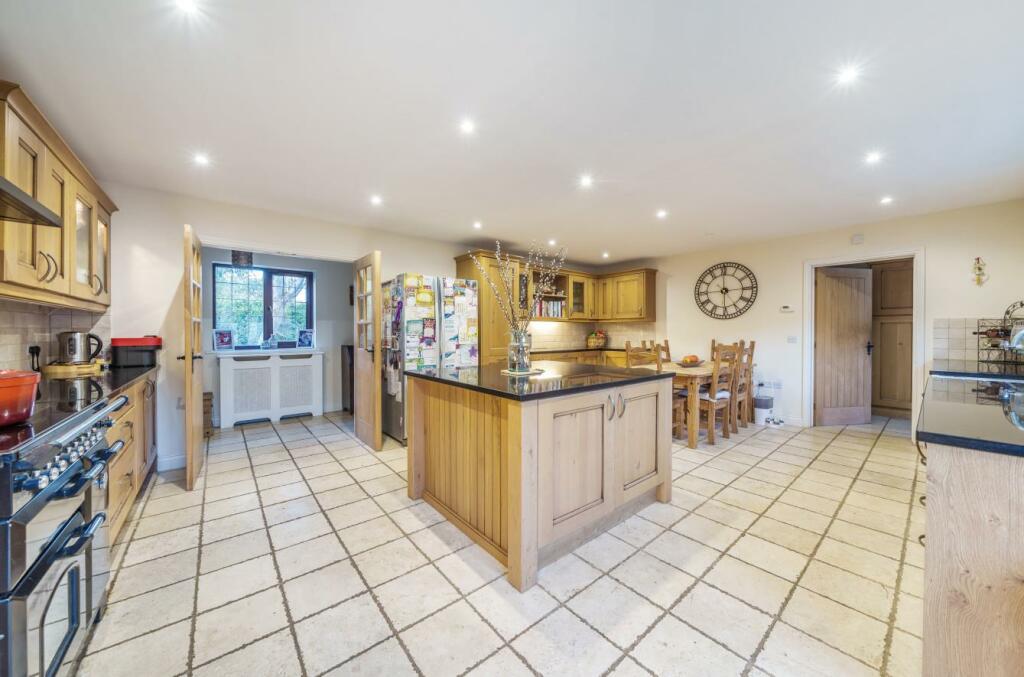 Church Street, Crick (4).jpg