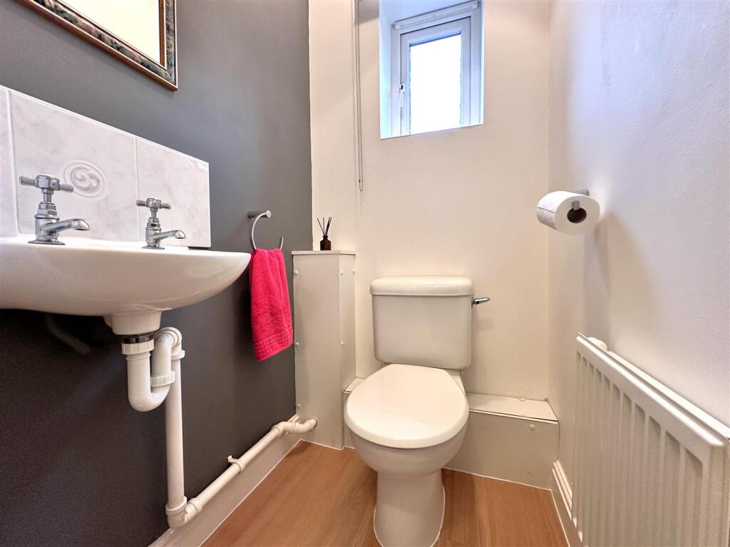 Ground Floor W.C 423